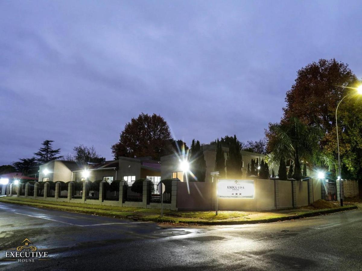 ニューカッスル The Executive House Bed & Breakfast エクステリア 写真